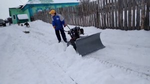 «Маленький ТАНК»- мотоблок Ока с отвалом.