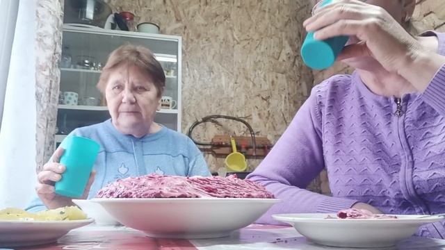На праздник у нас селёдка под шубой. смотреть онлайн
