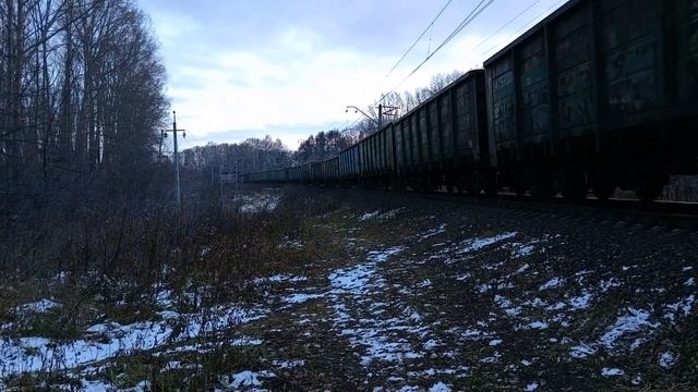 ВЛ10У-955 с грузовым поездом смотреть онлайн