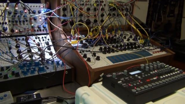 Buchla 100 & Elektron Analog Four смотреть онлайн