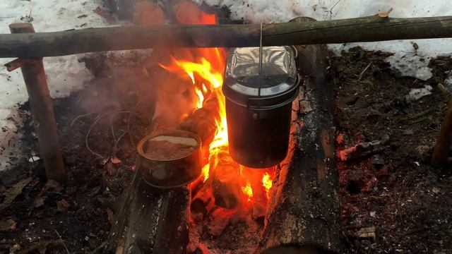 Building [LOG CABIN] in FOREST without POWER TOOLS | Winter Overnight - Bushcraft Camp #2 смотреть онлайн