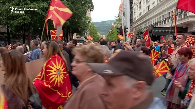 Демонстрантите со поддршка за Иванов што не се сретна со Билт смотреть онлайн