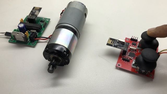 NRF24L01 RF module, 2XJoystick, Open Source Arduino Compatible Hardware смотреть онлайн