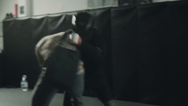 Navy SEAL Reveals Why He'll Never Off-Body Carry Again смотреть онлайн