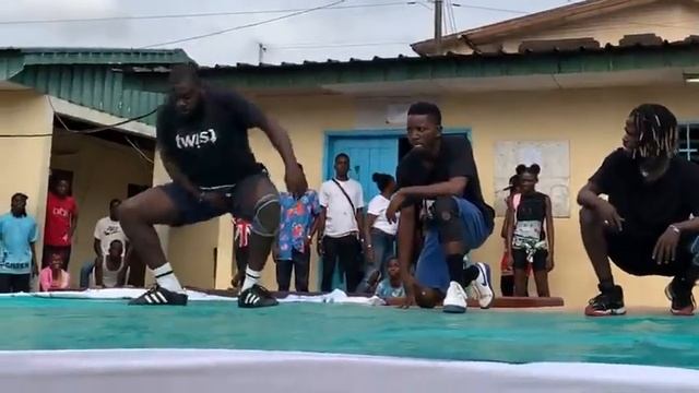 prestation d'akébé (Akatsuki bôlô) sharingan bôlô okokema officiel pico-niang photographie смотреть онлайн