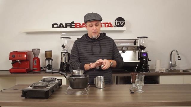 Latte 3 étages avec une cafetière moka смотреть онлайн