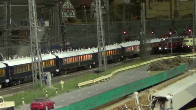 Piko H0 2L DCC BR 220 mit neuen Loksound Decoder von D&H смотреть онлайн