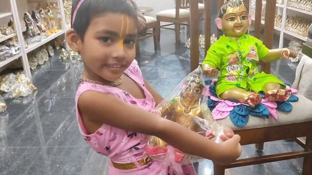 যারা পাইকারি প্রাইস এ গোপাল ঠাকুর নিতে চাও, তারা অবশ্যই একবার ভিডিও টা দেখো। Wholesale price Gopal смотреть онлайн