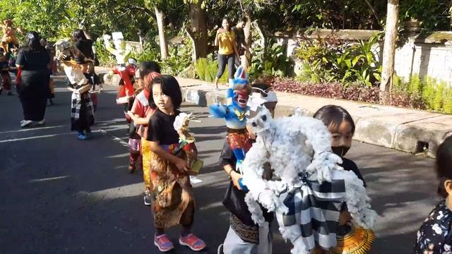 Pawai Ogoh Ogoh TK Negeri Gema Santi 2023 смотреть онлайн