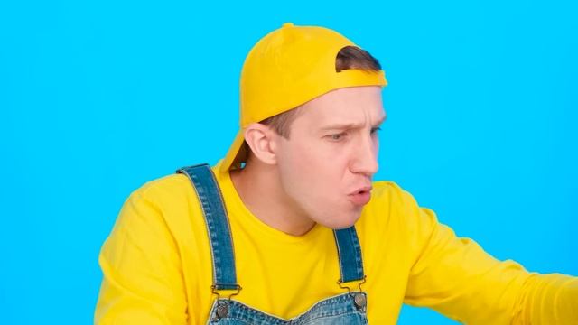 मैं बनाम दादी कुकिंग चैलेंज | खाद्य लड़ाई RaPaPa Challenge смотреть онлайн