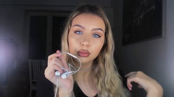 MIC KISSES AND NIBBLING ASMR