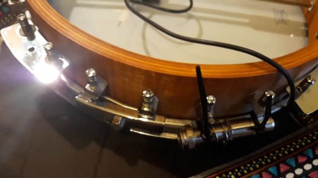 installing piezo pickup (microphone) , electric banjo смотреть онлайн