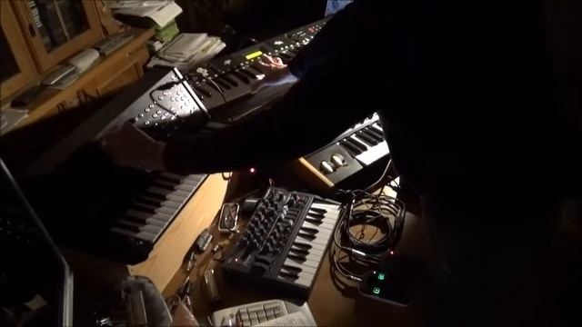 MOOG SUB37 / KORG MS20 mini/X5D/miniKaosspad2/Kaossilator2/SQ 1 / ARTURIA Microbrute - 26 05 2015 смотреть онлайн