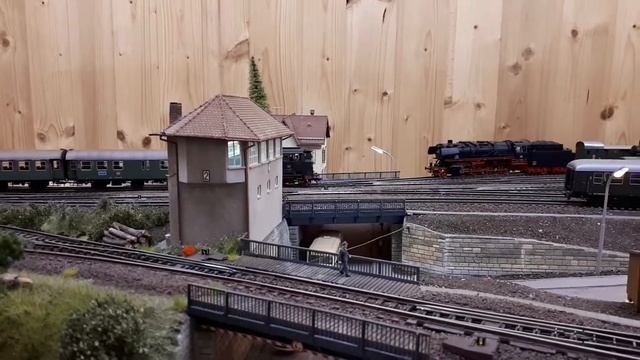 BR 64 250 der DB Einfahrt Crailsheim östlicher Teil - Märklin 39640 смотреть онлайн
