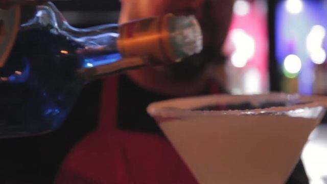 Biblioteca Lounge Bar смотреть онлайн