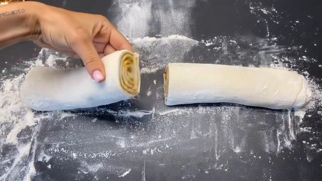 Nehmen Sie Blätterteig und Kondensmilch und fügen Sie die geheime Zutat hinzu. Leckeres Dessert! смотреть онлайн