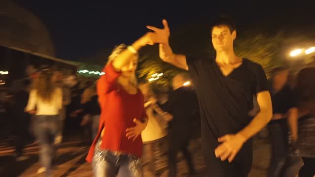 Quand On Arrive En Ville (Хастл ОпенЭйр)