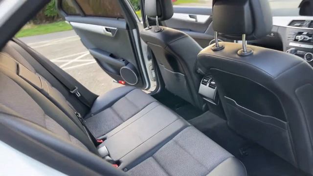 Mercedes Benz C180 4 Door White смотреть онлайн