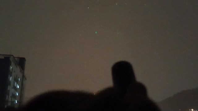 Test Driving the 50km Max Power Green Laser Pen, Laser verde super potente смотреть онлайн