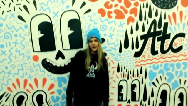 Cara Delevingne Interview 2013 смотреть онлайн