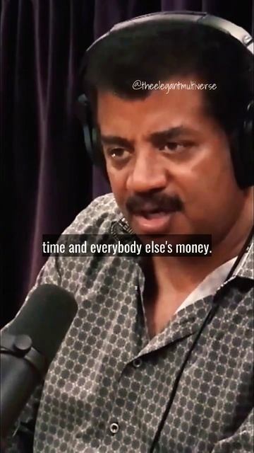 Quantum Physics contributes to the third of the world's GDP | Neil deGrasse Tyson #shorts #joerogan смотреть онлайн