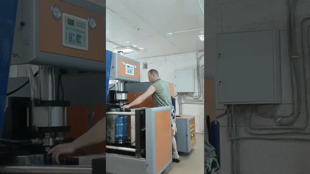 Выдув 19 литровой бутылки многооборотной смотреть онлайн
