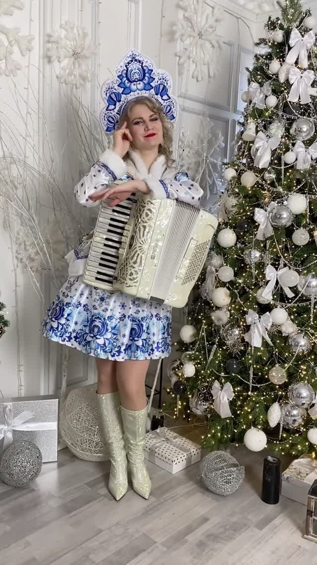 Маленькой Ёлочке холодно Зимой... Новогодние песни