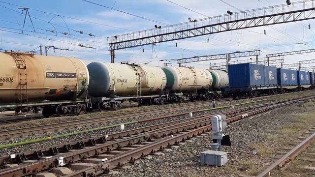 ВЛ80С-2289 с грузовым составом смотреть онлайн