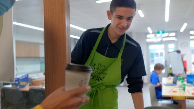 Suneden Specialist School - Hot Shots Coffee смотреть онлайн
