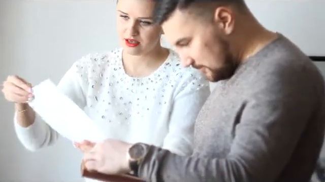 Эмоции нашей пары, которые смотрят свои свадебные фото впервые смотреть онлайн