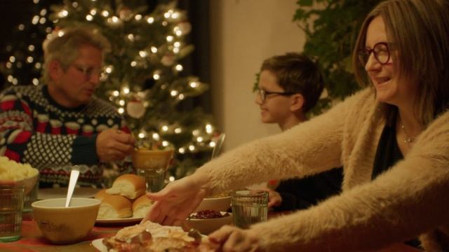 Edmonton's Food Bank 2020 Christmas Commercial смотреть онлайн