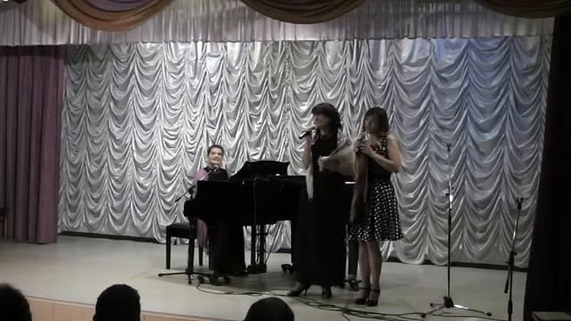 Стоят девчонки смотреть онлайн