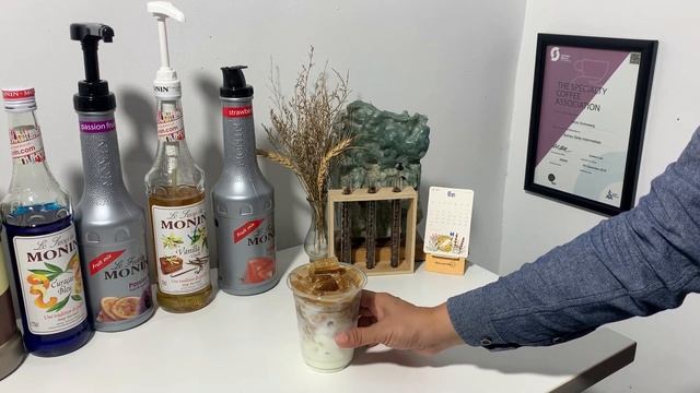 Cafe Vlog EP.1341 | Iced Caffe Latte | Coffee Latte | Coffee drinks | Coffee recipe смотреть онлайн
