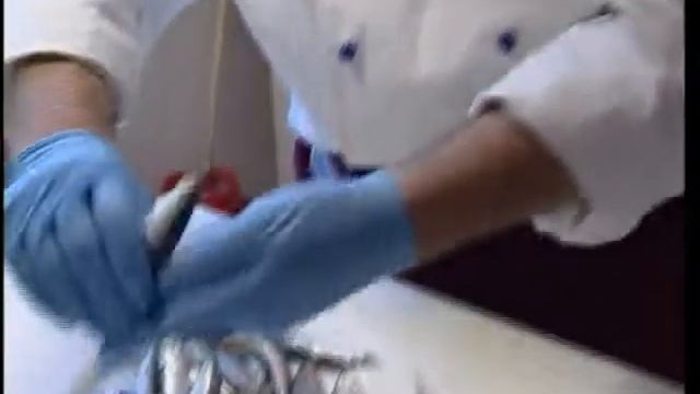 Verdure, bigoli con le sarde, sformato di formaggio e tortino al cioccolato смотреть онлайн