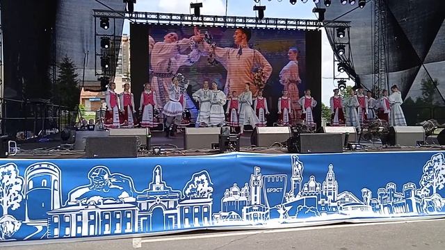 Ансамбль,,Прибужье,, им.В.Веремеюк. Гимназия3,г.Брест.. смотреть онлайн