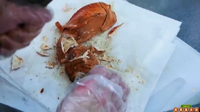 A kilo of coconut crab! It's fun to open a crab shell. Food11 смотреть онлайн