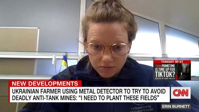 Ukraine farmer clear his territory from landmines with a metal detector смотреть онлайн