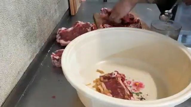 Steyk tayorlash Uzbek kafeda смотреть онлайн