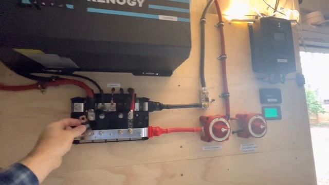 LiTime BMS trips if Renogy inverter hooked up. смотреть онлайн