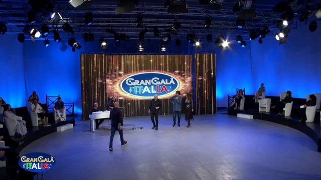 Massimo Bagnato (comico) A GRAN GALA' ITALIA смотреть онлайн