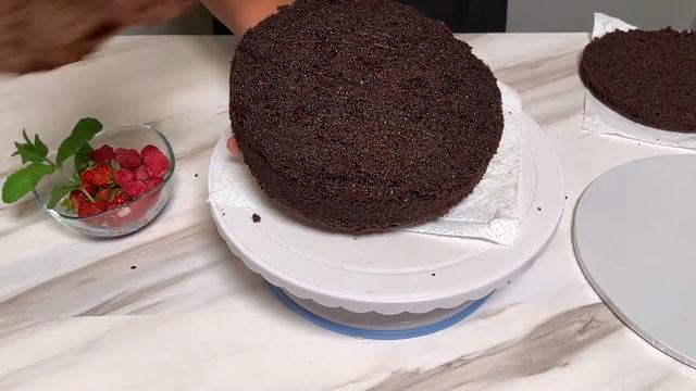 The Ultimate Chocolate Cake recipe|The Baked Berry смотреть онлайн
