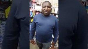 Негр рвет