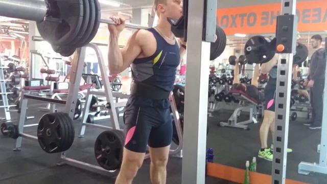 Deny Montana - Squat 100 kg x20 non stop. Bodyweight is 72 kg смотреть онлайн