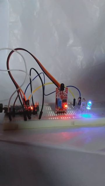 Detector de llama con Arduino. смотреть онлайн
