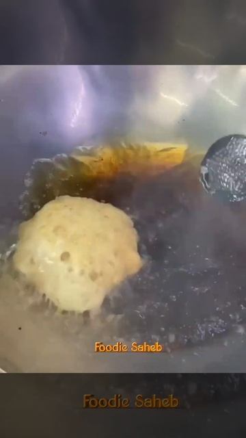 International Breakfast of Delhi | chole bhature | #shorts #streetfood #delhifood смотреть онлайн