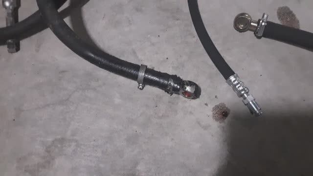 Частая ошибка при сборке гидроусилителя руля на 406 двигателе в результате которой появляется течь смотреть онлайн