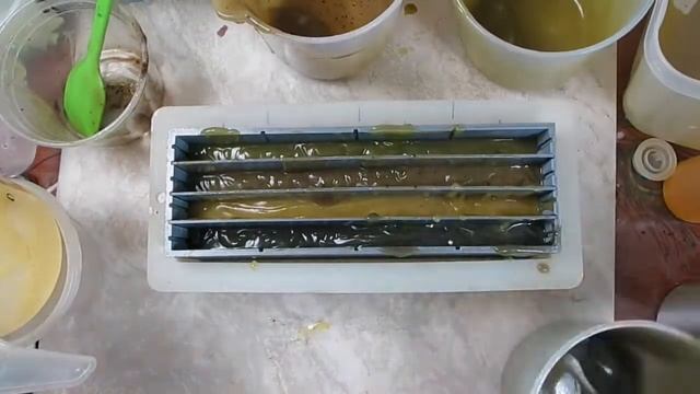 Gardeners Soap - Artisan Soap with Natural colorants смотреть онлайн