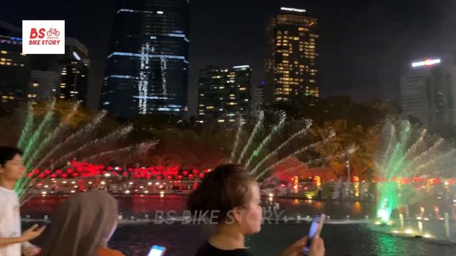 SURIA KLCC CNY 2024 Dragon LED Fountain Lightshow смотреть онлайн
