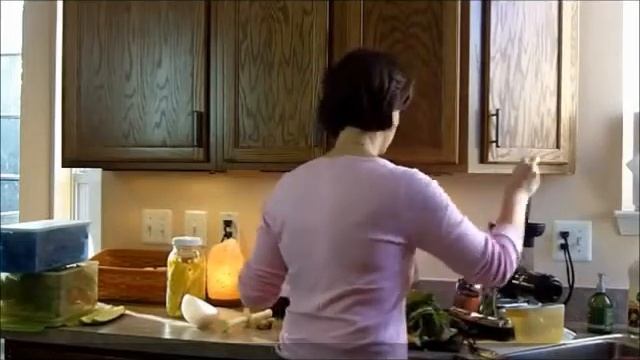 Amy and Sadie Make Green Juice смотреть онлайн