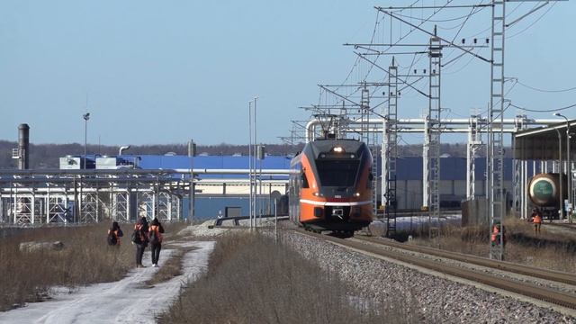 Штадлерский электропоезд 1326 на ст. Палдиски / Stadler EMU 1326 at Paldiski station смотреть онлайн